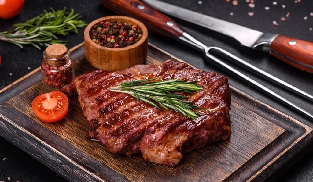 Fine Dining Steaks – Premium Cuts Cooked to Order